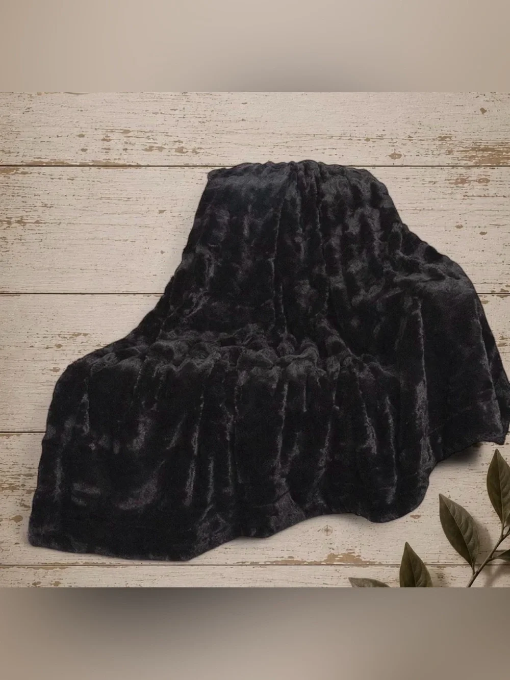 NWT TOONOW Black Faux Fur Throw Blanket - 51” x 67”